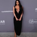 Kim Kardashian en la gala amFAR 2019