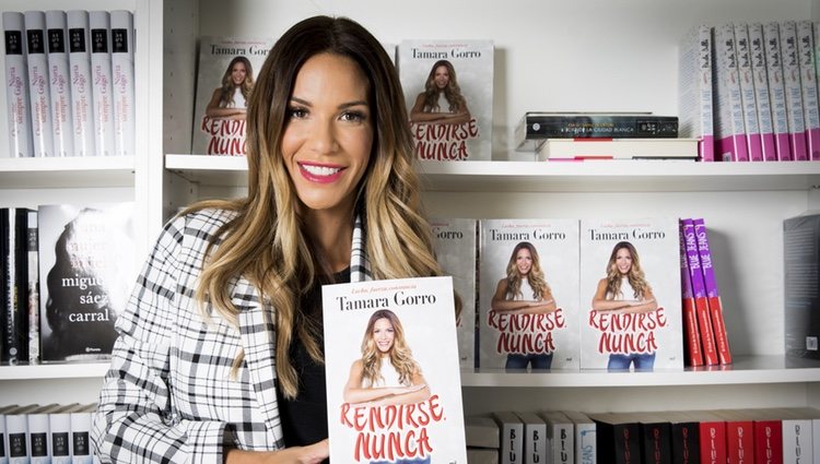 Tamara Gorro en la presentación de su segundo libro 'Rendirse Nunca'