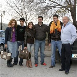 Humberto Janeiro junto a  Jesulín y María José Campanario, Víctor Janeiro y Beatriz Trapote y Humberto Janeiro Jr.