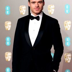 Richard Madden en la alfombra roja de los Premios BAFTA 2019