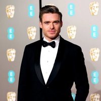 Richard Madden en la alfombra roja de los Premios BAFTA 2019