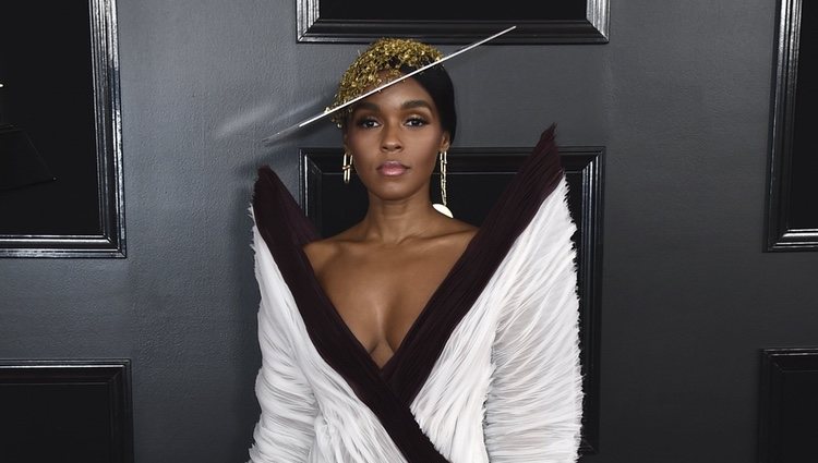 Janelle Monae en la alfombra roja de los Grammy 2019