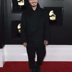 J Balvin en la alfombra roja de los Grammy 2019