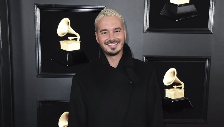 J Balvin en la alfombra roja de los Grammy 2019