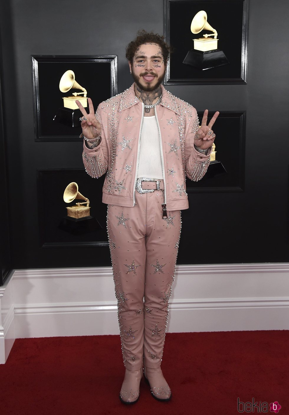 Post Malone en la alfombra roja de los Grammy 2019