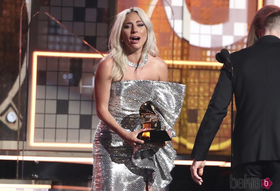 Lady Gaga, emocionada al recibir uno de sus premios en los Grammy 2019