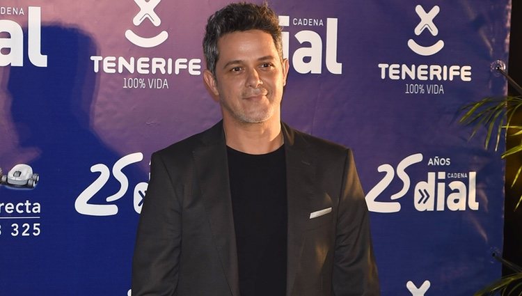 Alejandro Sanz en los premios cadena dial