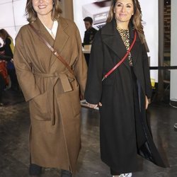 Nagore Robles y Sandra Barneda juntas de la mano