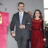 Los Reyes Felipe y Letizia en la Biblioteca de Rabat durante su Viaje Oficial a Marruecos