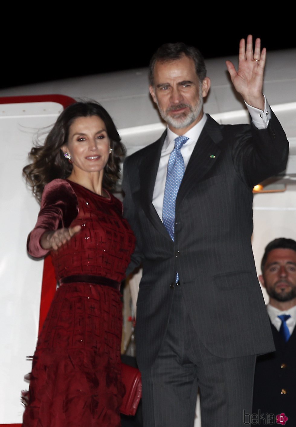 Los Reyes Felipe y Letizia despidiéndose de Marruecos tras su Viaje Oficial