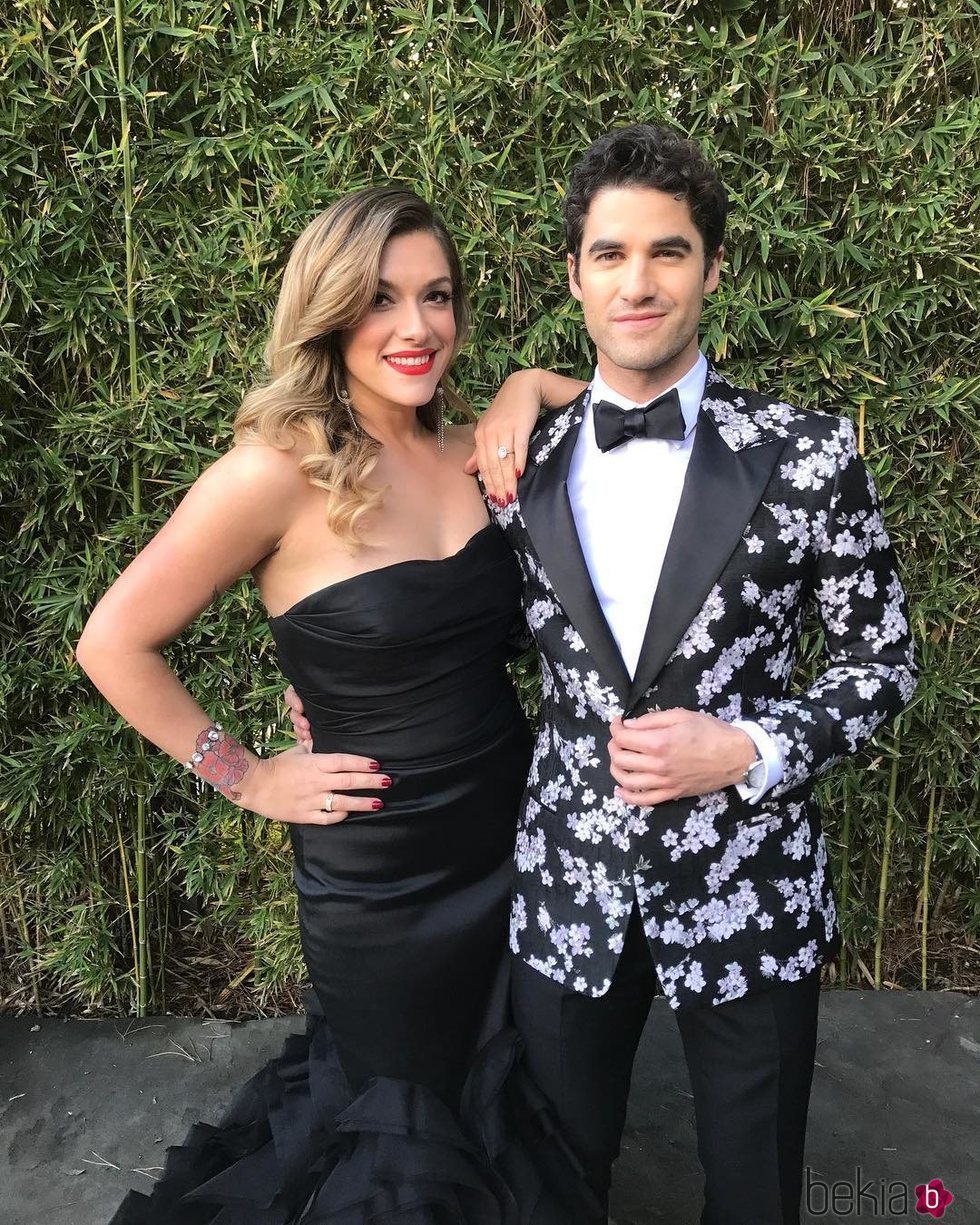 Darren Criss y su prometida preparados para los Globo de Oro