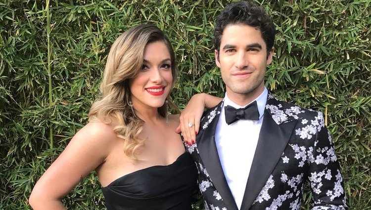 Darren Criss y su prometida preparados para los Globo de Oro