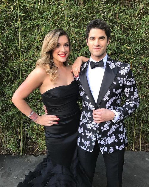 Darren Criss y su prometida preparados para los Globo de Oro