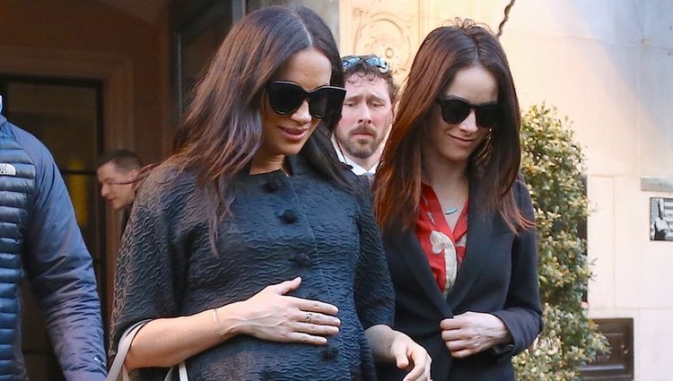 Meghan Markle y Abigail Spencer salen a comer juntas en Nueva York