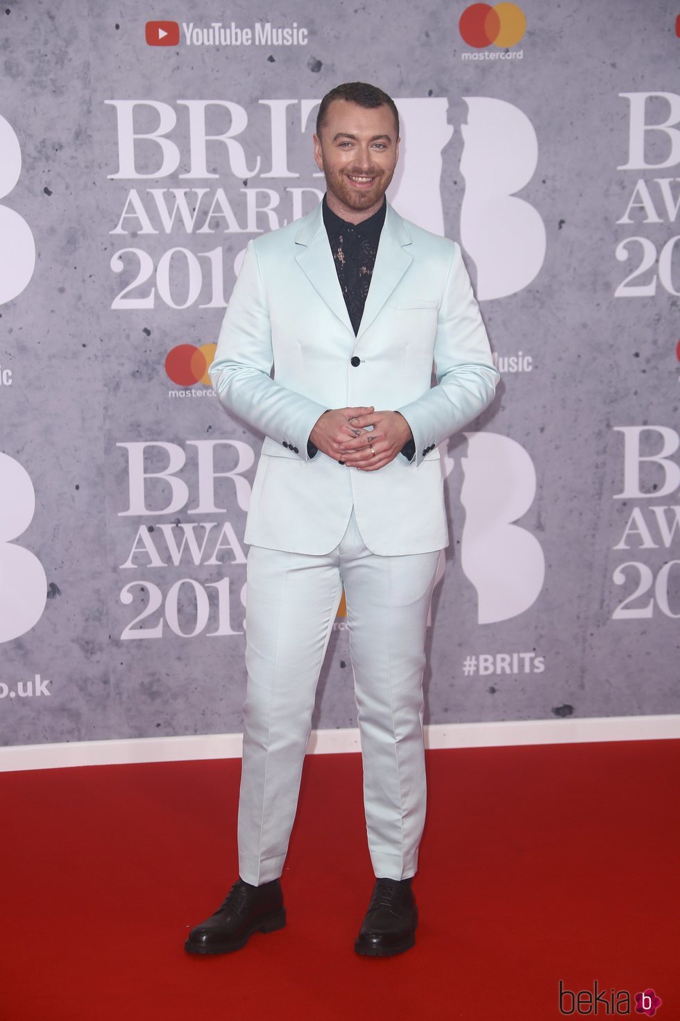 Sam Smith en la alfombra roja de los Brit Awards 2019