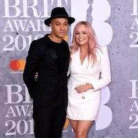 Jade Jones y Emma Bunton en la alfombra roja de los Brit Awards 2019