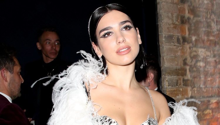 Dua Lipa en la fiesta de Warner Music tras los Brit Awards