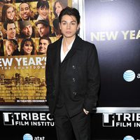 Jake T. Austin en el estreno de 'New Year's Eve' en Nueva York