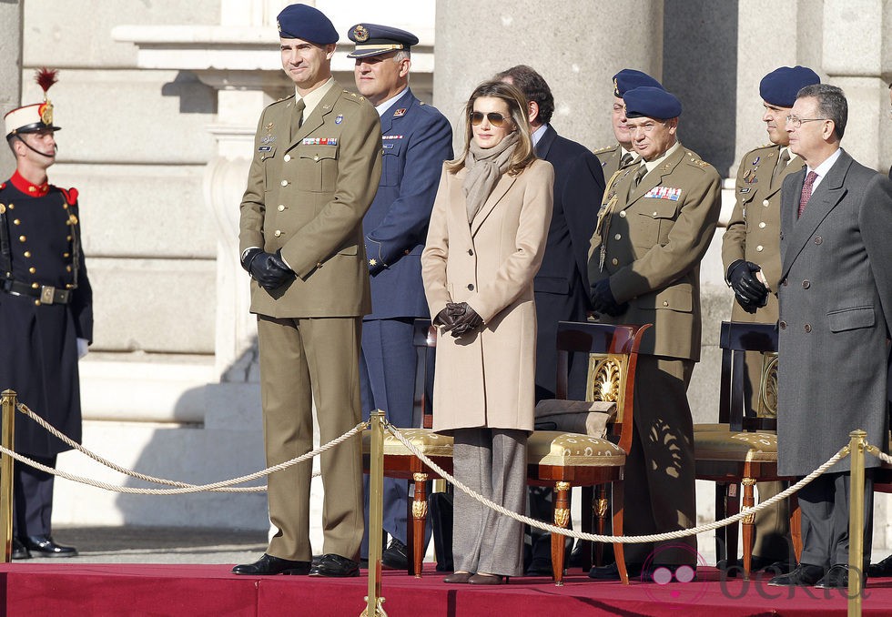 Los Príncipes de Asturias en el Relevo de la Guardia Real en el Palacio de Oriente