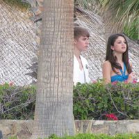 Justin Bieber y Selena Gomez pasean su amor en México