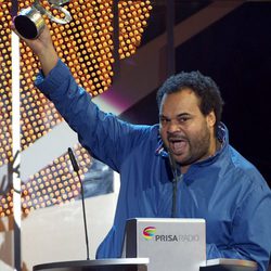 Carlos Jean recoge su galardón en los Premios 40 Principales 2011