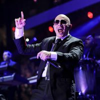 PitBull durante su actuación en los Jingle Ball 2011