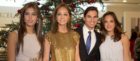 Ana Boyer, Isabel Preysler, Julio José Iglesias y Tamara Falcó en Oviedo