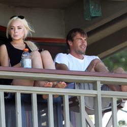 Lindsay Lohan en Hawai con un amigo