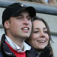 Guillermo de Inglaterra y Kate Middleton en 2007, eran todavía novios