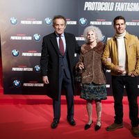 Los duques de Alba y Tom Cruise en el estreno de 'Misión imposible: Protocolo fantasma' en Madrid