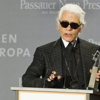 Karl Lagerfeld entrega el premio 'Menschen in Europa'