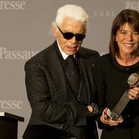 Karl Lagerfeld entrega el premio 'Menschen in Europa' a Carolina de Mónaco