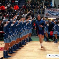 Iñaki Urdangarín en la final de la Copa de Europa de Balonmano en 1998