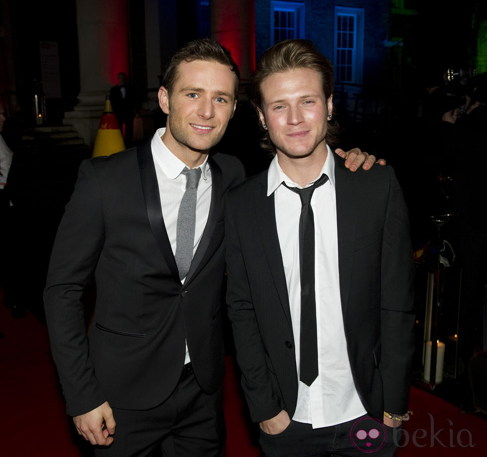 Dougie Poynter y Harry Judd de McFly en los Military Awards 2011