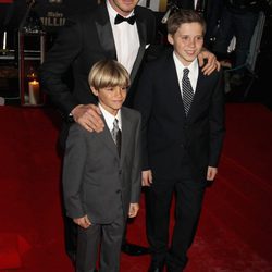 David Beckham y sus hijos en los Military Awards 2011