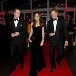 Los Duques de Cambridge y el Príncipe Harry en los Military Awards 2011