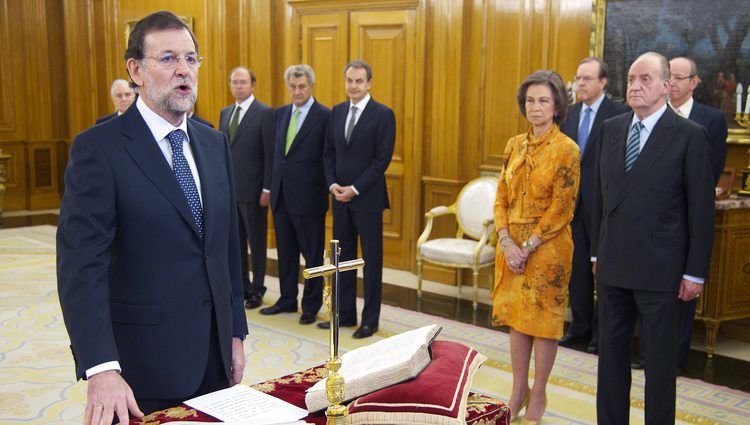 Mariano Rajoy jura como presidente del Gobierno ante los Reyes Juan Carlos y Sofía