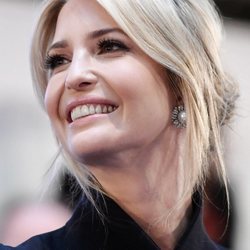 Ivanka Trump muy sonriente durante la conferencia anual de seguridad de Munich