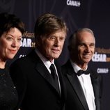 Robert Redford con algunos compañeros en la gala de los Premios César 2019