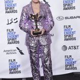 Glenn Close con su galardón en los Spirit Awards 2019