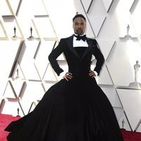 Billy Porter en la alfombra roja de los Premios Oscar 2019