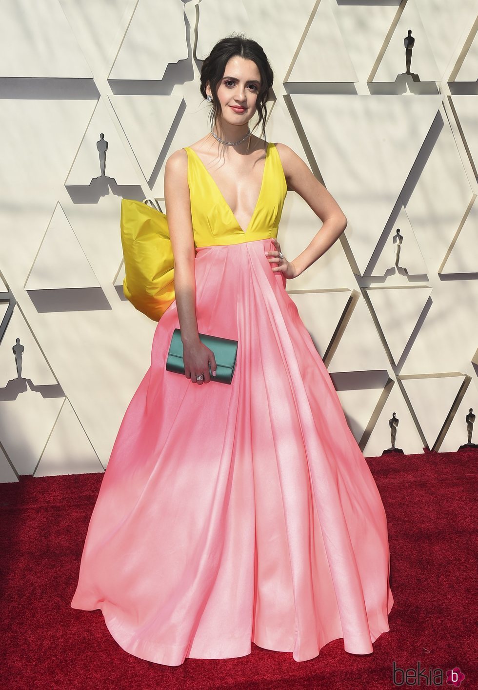 Laura Marano en la alfombra roja de los Premios Oscar 2019