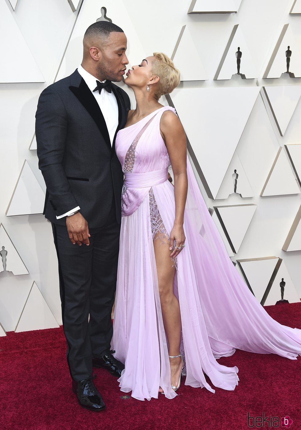 Meagan Good y DeVon Franklin en la alfombra roja de los Premios Oscar 2019