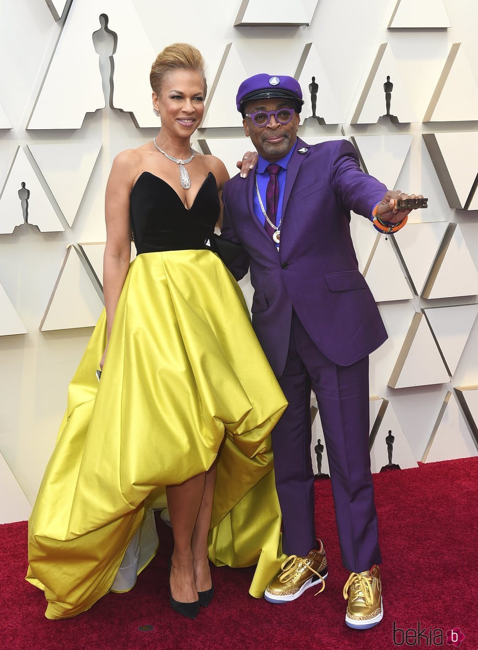 Spike Lee y Tonya Lewis Lee en la alfombra roja de los Premios Oscar 2019