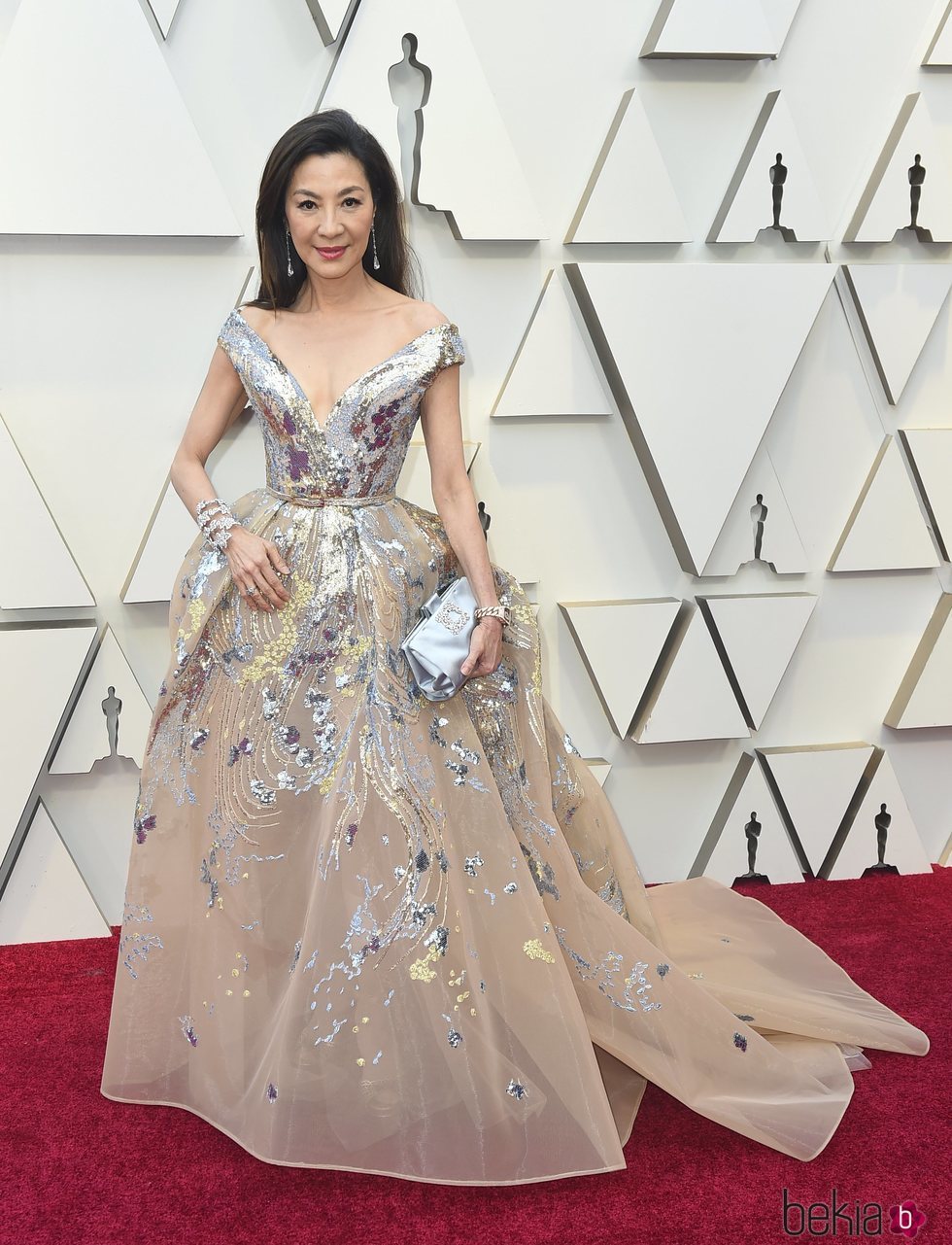 Michelle Yeoh en la alfombra roja de los Premios Oscar 2019