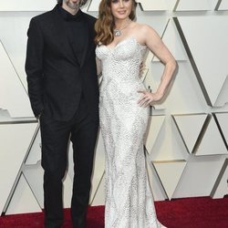 Amy Adams y Darren Le Gallo en la alfombra roja de los Premios Oscar 2019