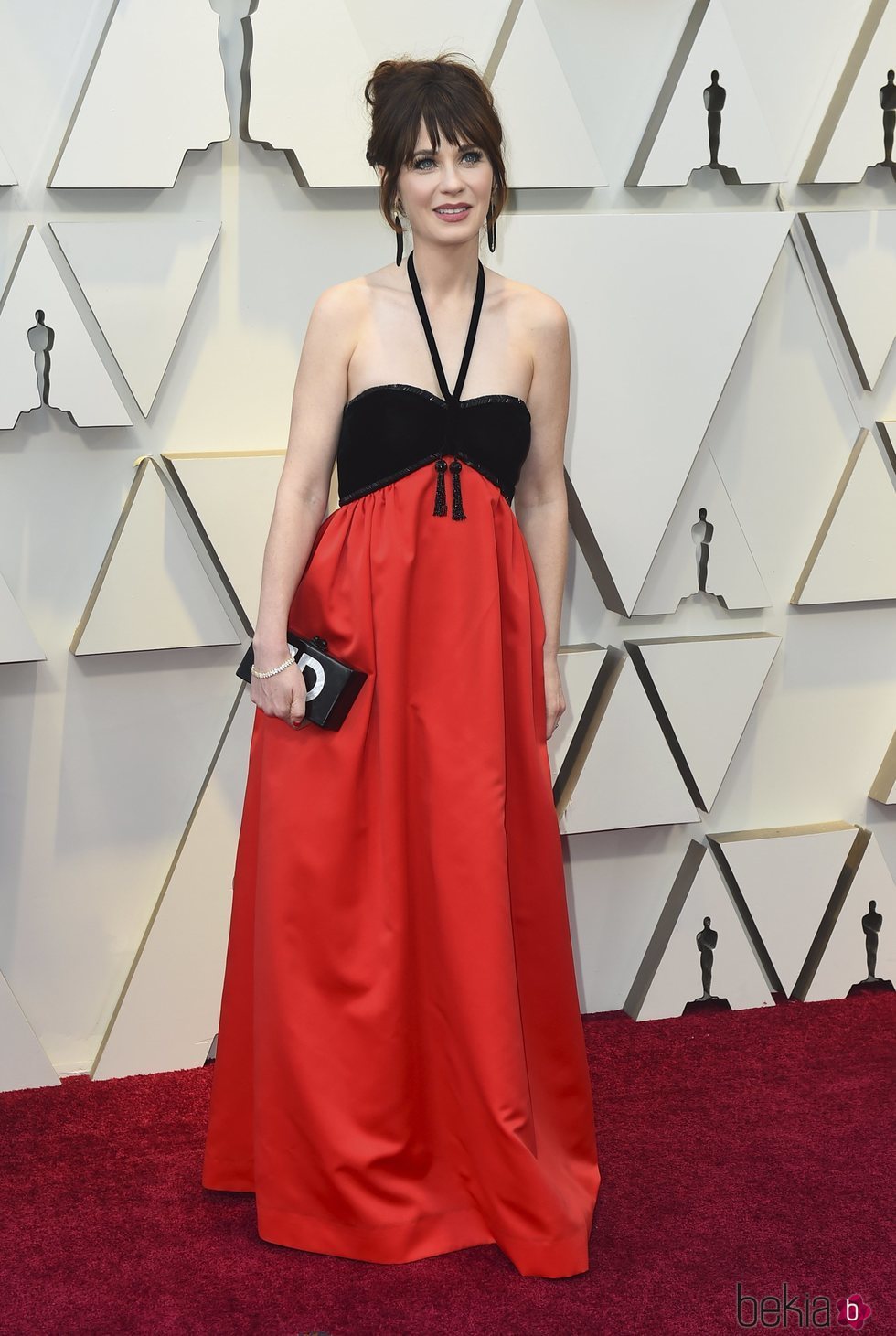 Zooey Deschanel en la alfombra roja de los Premios Oscar 2019