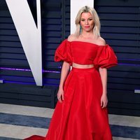 Elizabeth Banks en la fiesta Vanity Fair tras los Premios Oscar 2019