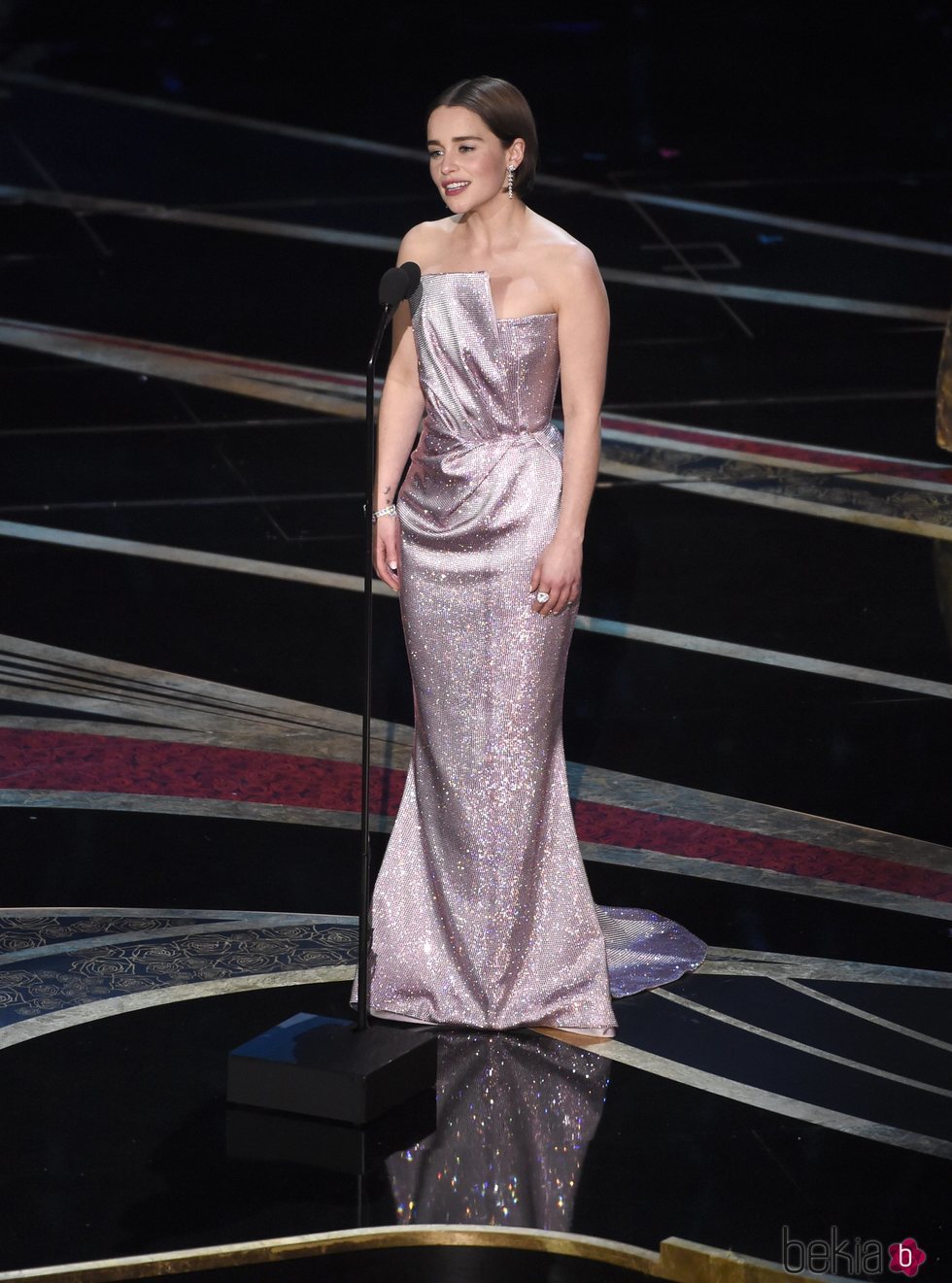 Emilia Clarke presentando un galardón en los Premios Oscar 2019