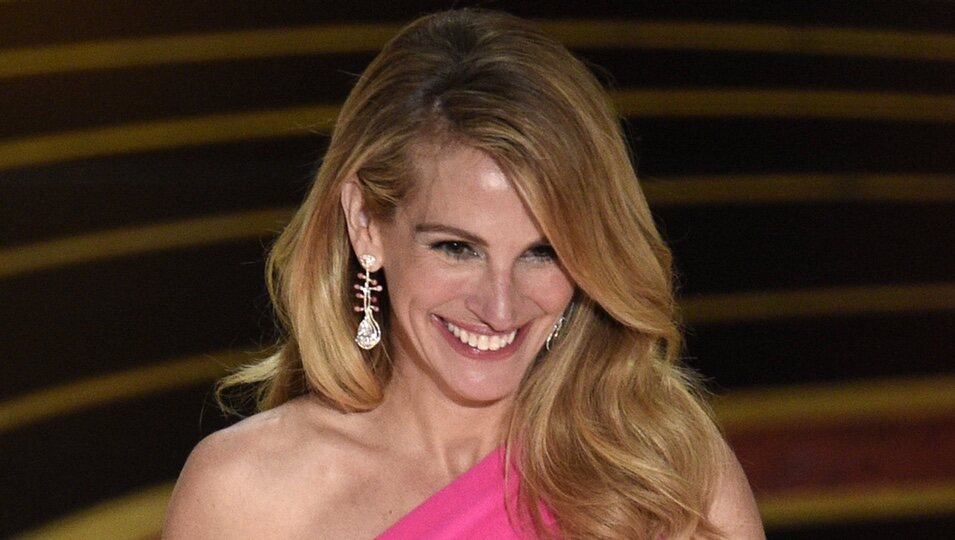 Julia Roberts anunciando el Oscar 2019 a Mejor película